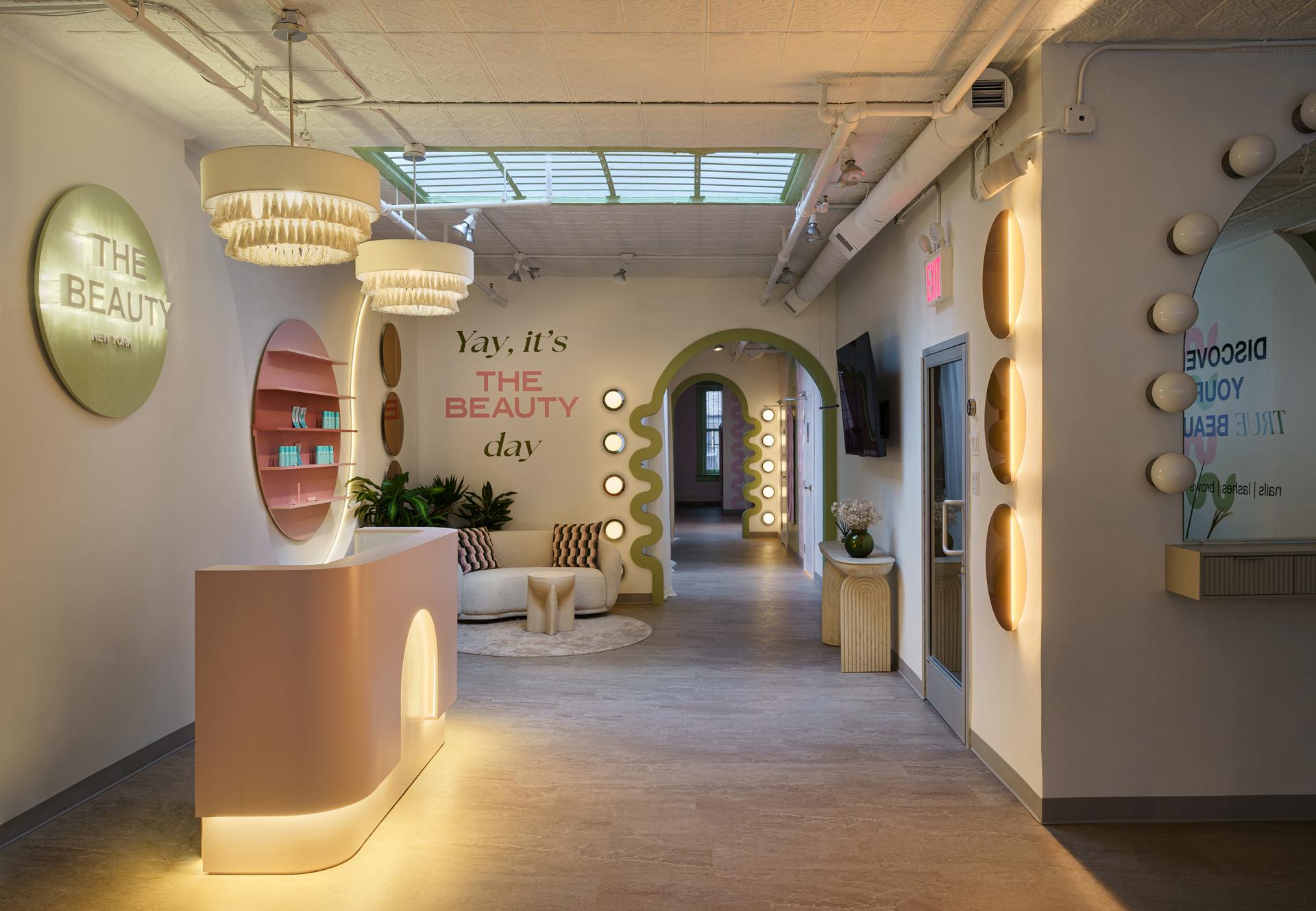Global Photography Awards Winner - Beauty salon in the heart of Manhattan