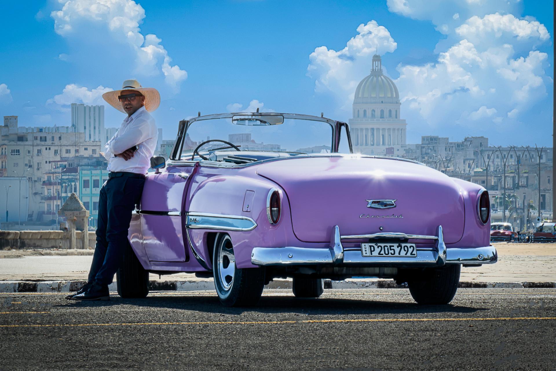 Global Photography Awards Winner - Havana Driver and Car