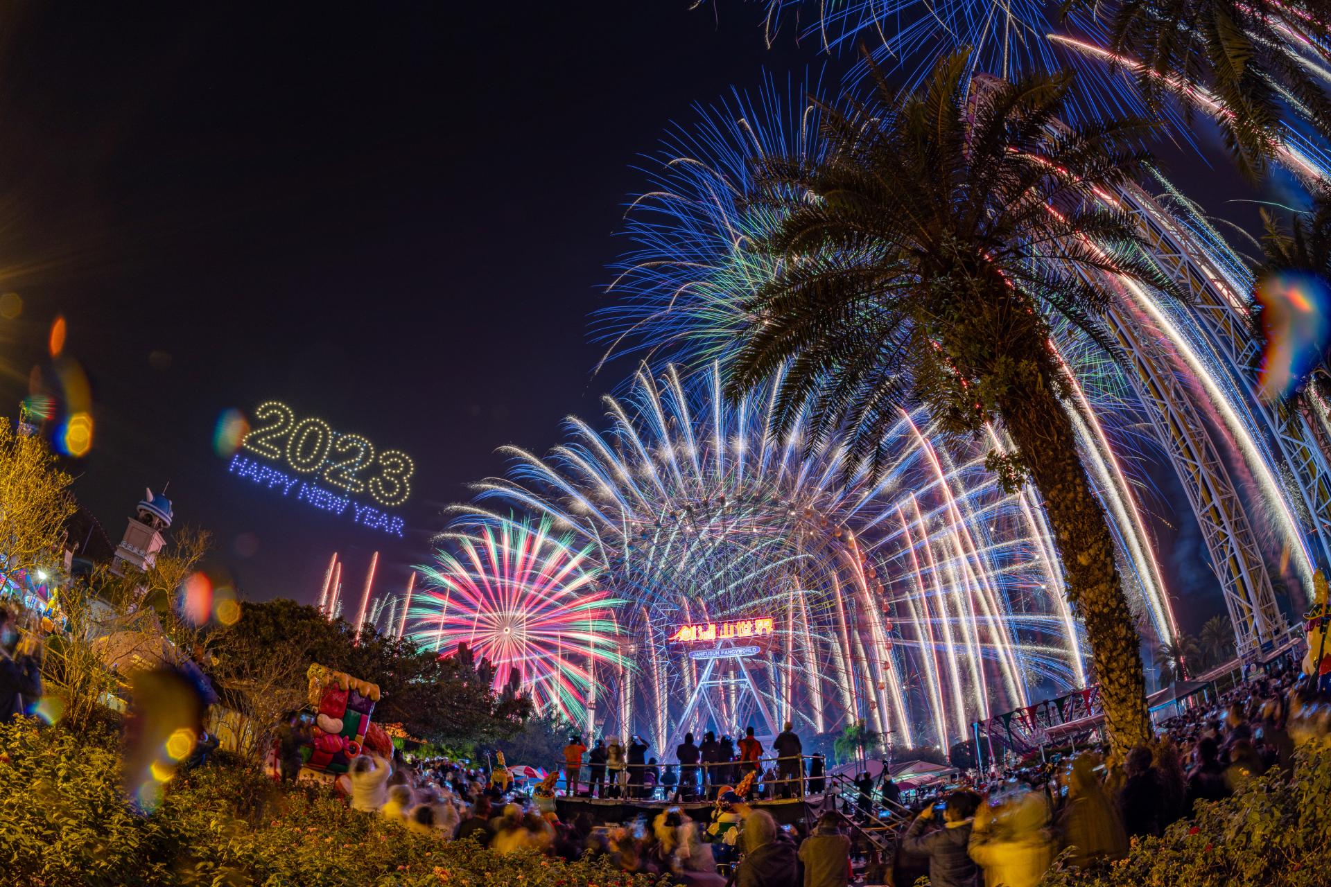 Global Photography Awards Winner - Three years of brilliance—New Year's Eve fireworks at Janfus