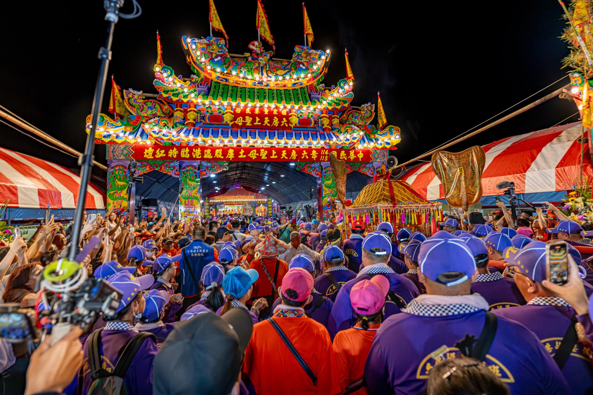 Global Photography Awards Winner - LIU FANG MAZU Change Dwelling Place