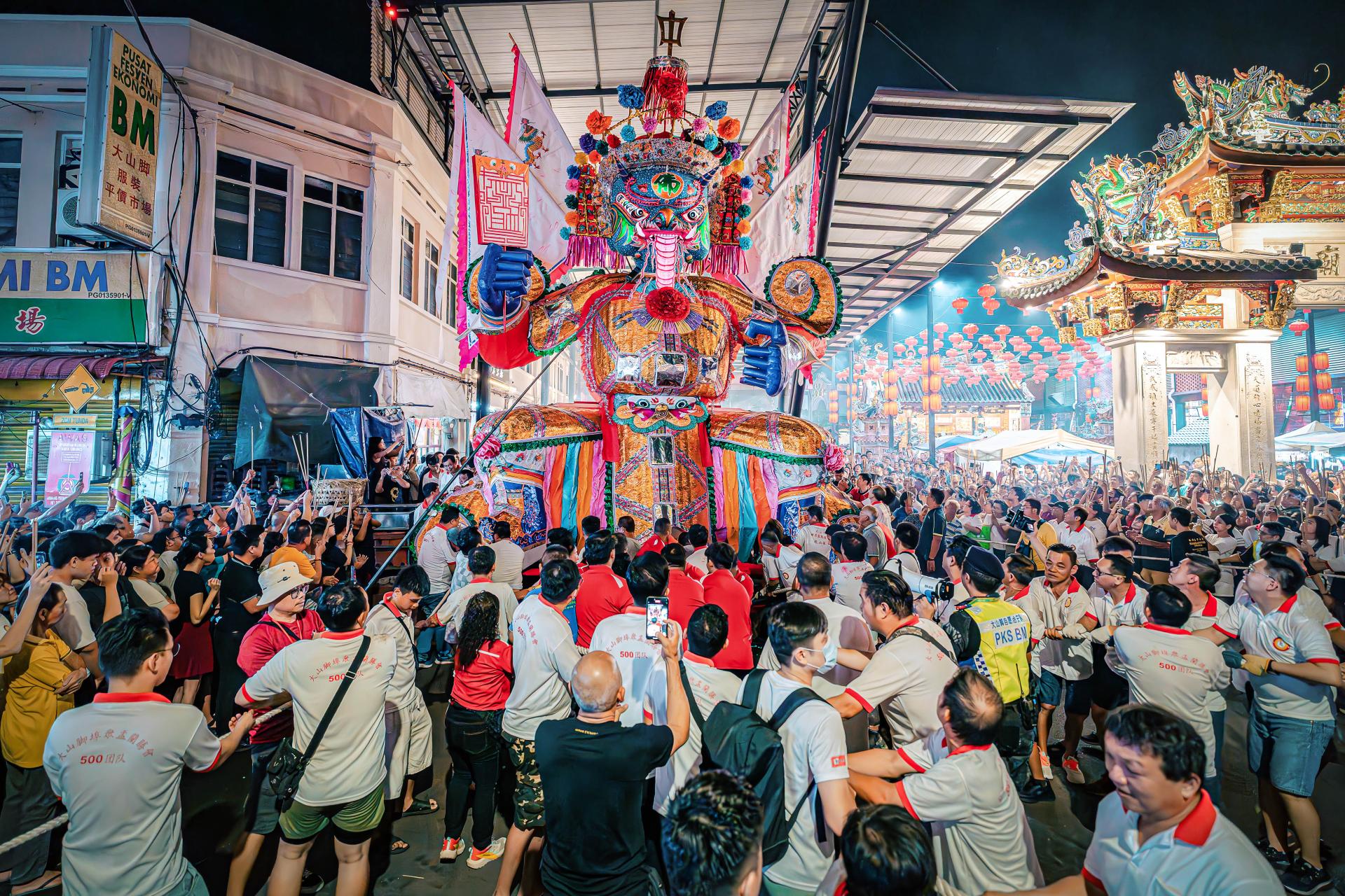 Global Photography Awards Winner - The Da Shi Ye of Bukit Mertajam