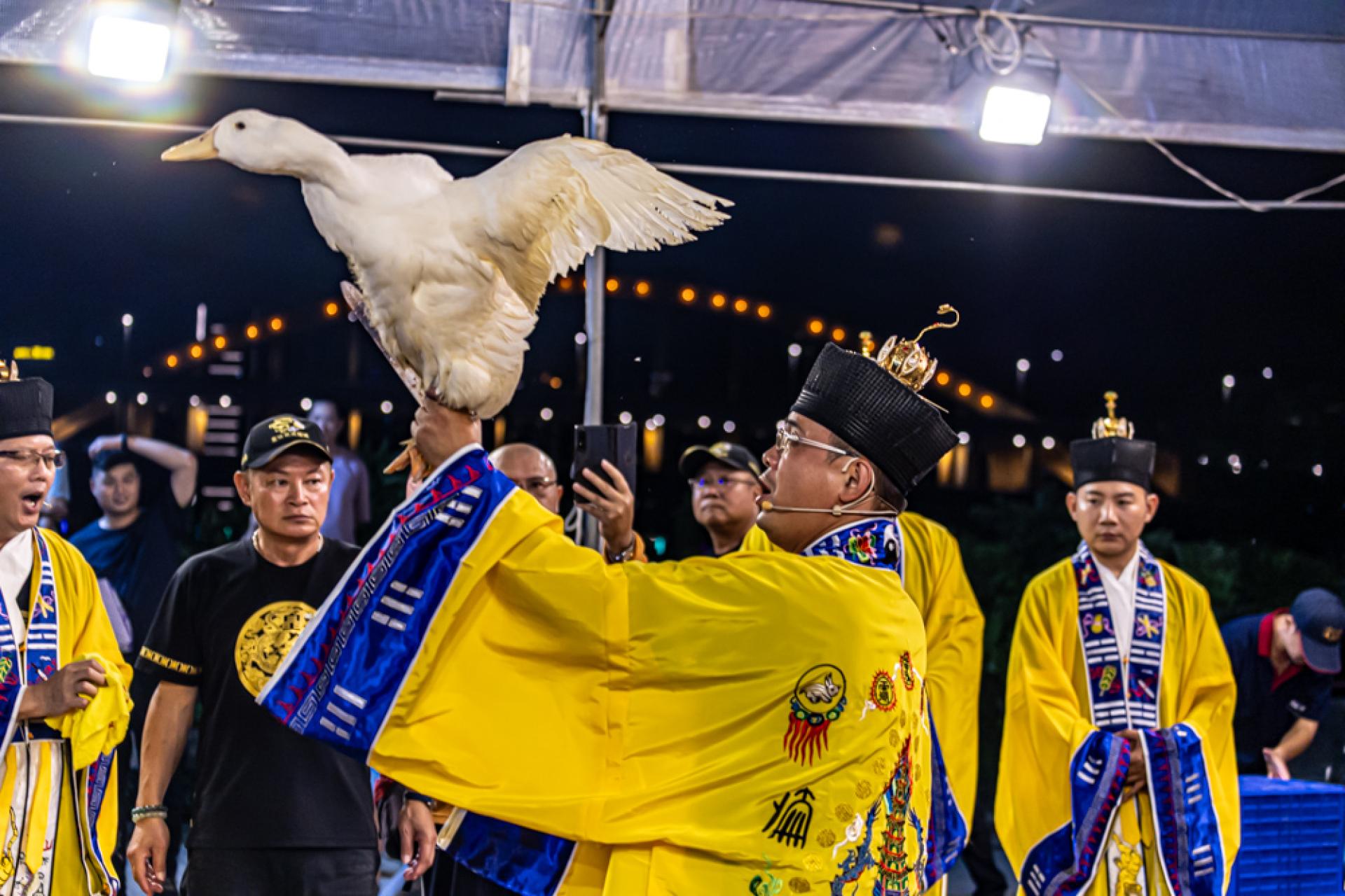 Global Photography Awards Winner - Ceremonial scenes from the Jiao Ritual