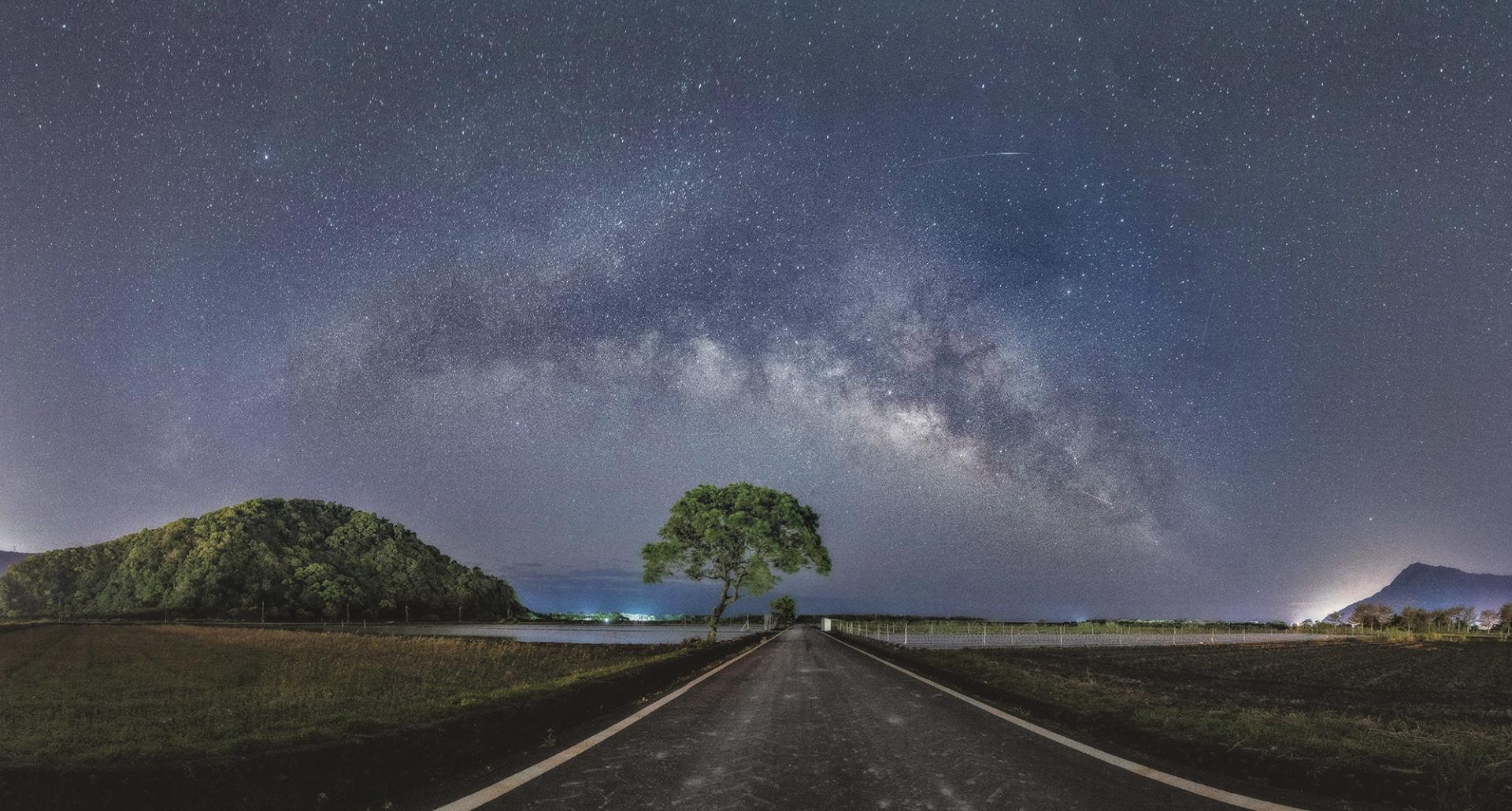 Global Photography Awards Winner - The Arch of The Milky Way