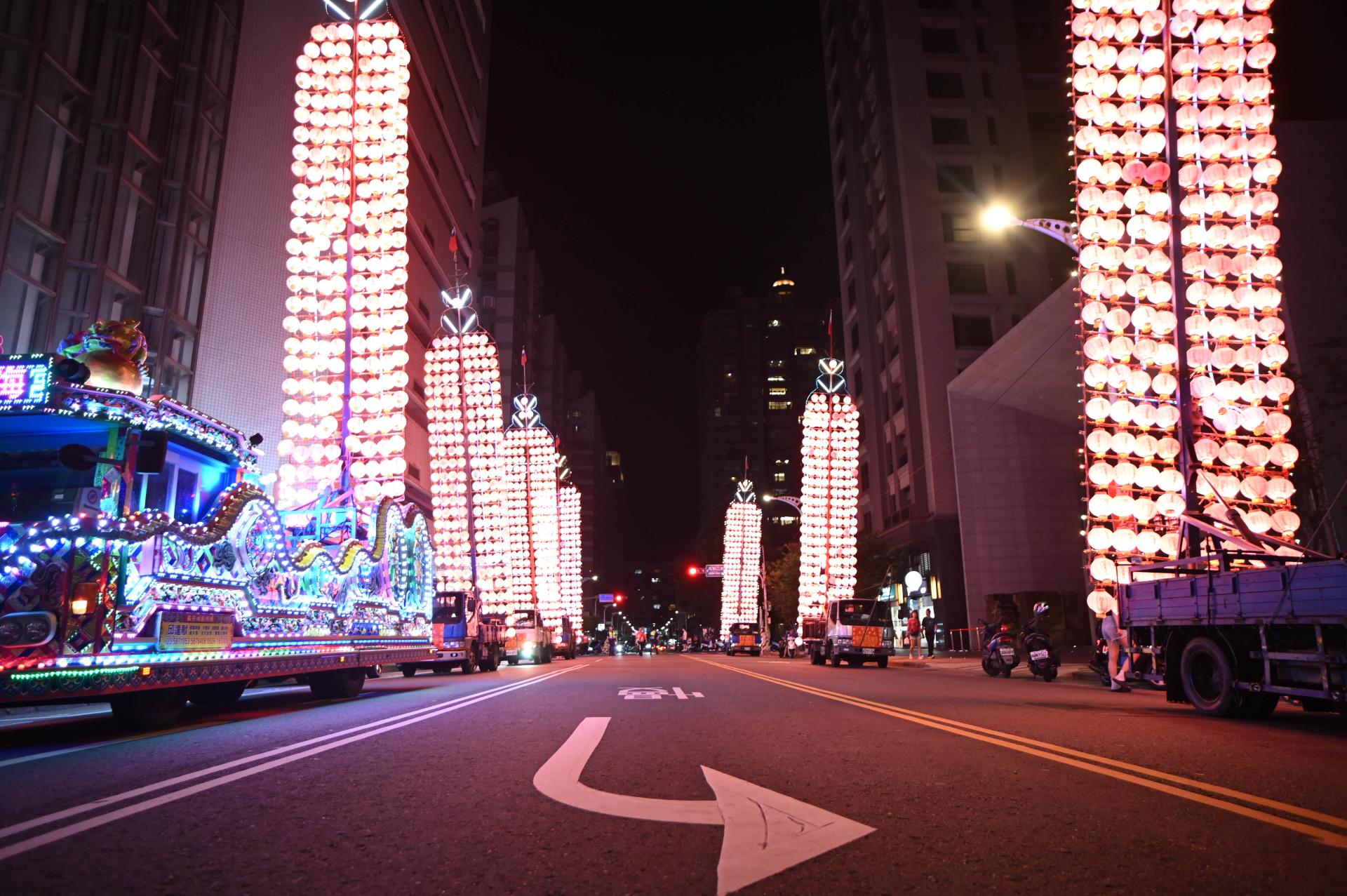 Global Photography Awards Winner - A River of Stars: The Luminous Tradition of Taiwan
