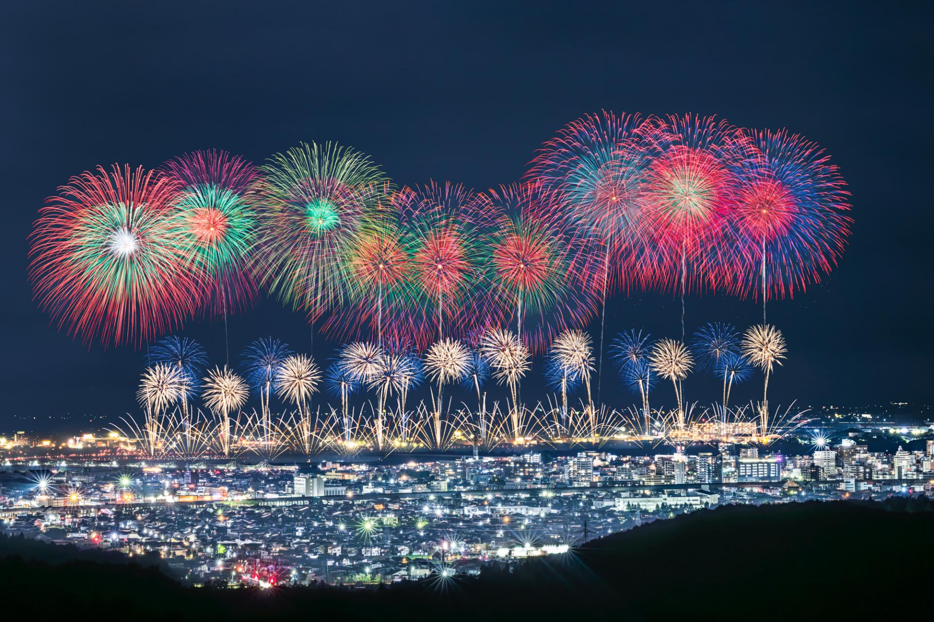 Global Photography Awards Winner - The art of fireworks - 001