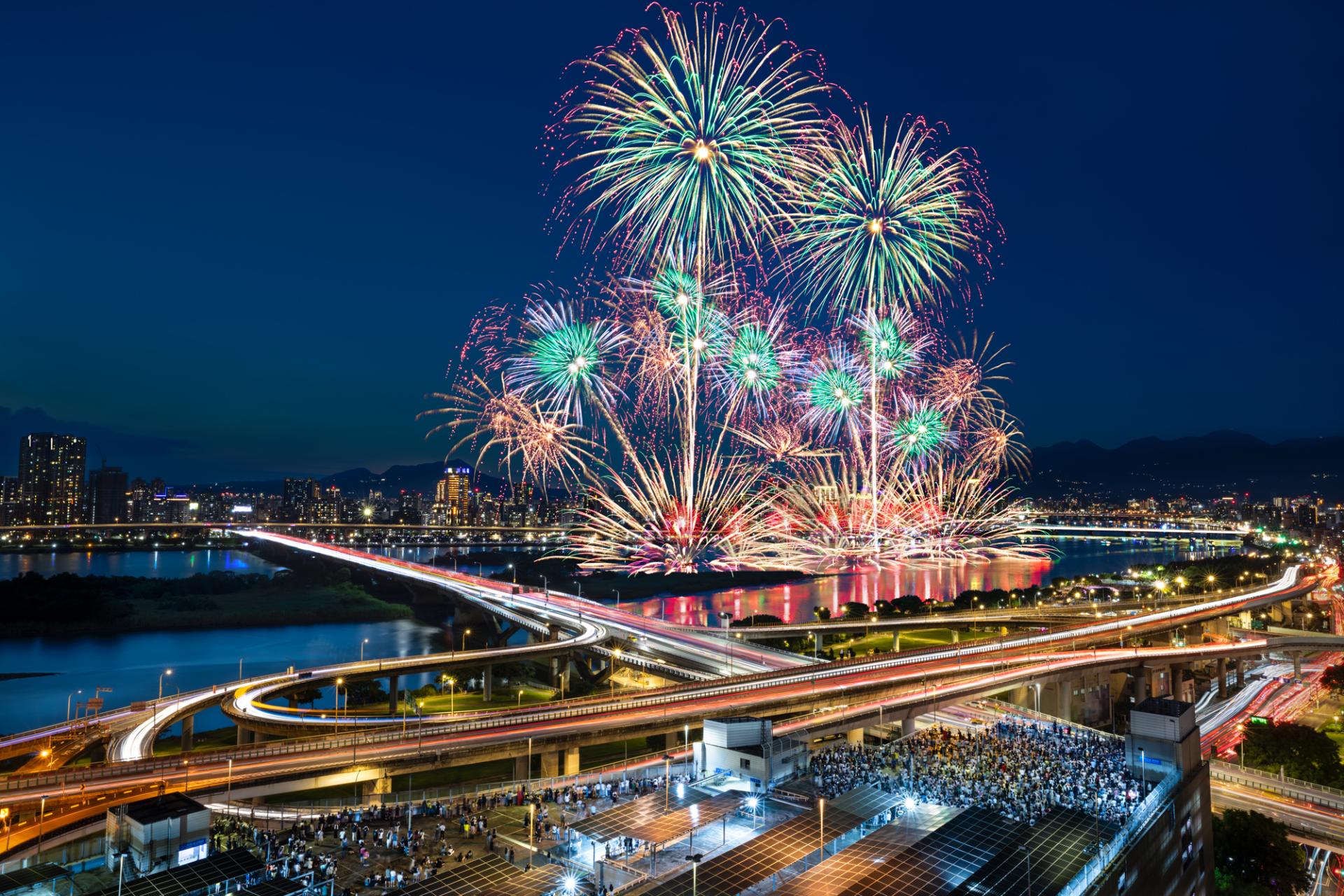 Global Photography Awards Winner - The art of fireworks - 001