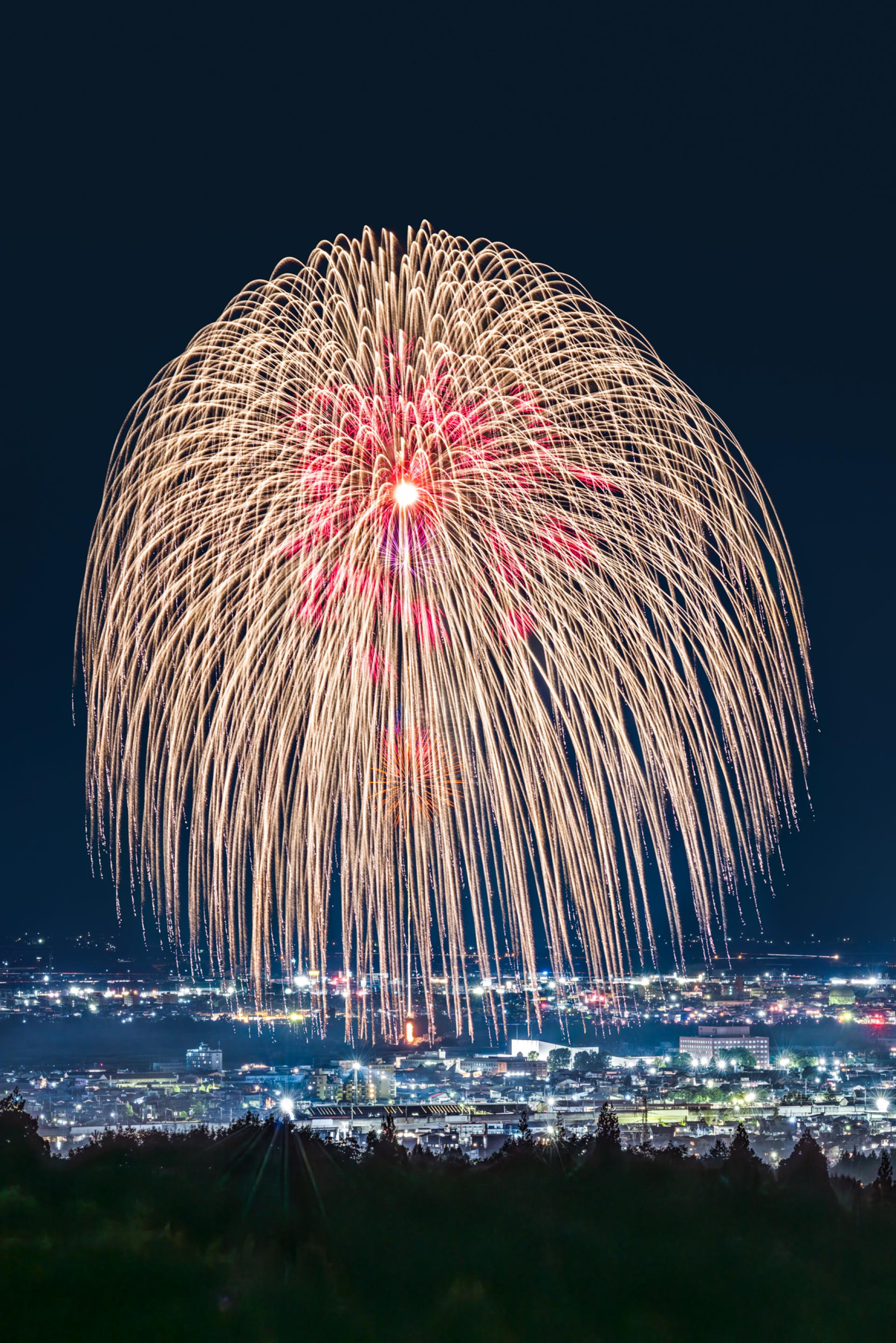 Global Photography Awards Winner - The art of fireworks - 001