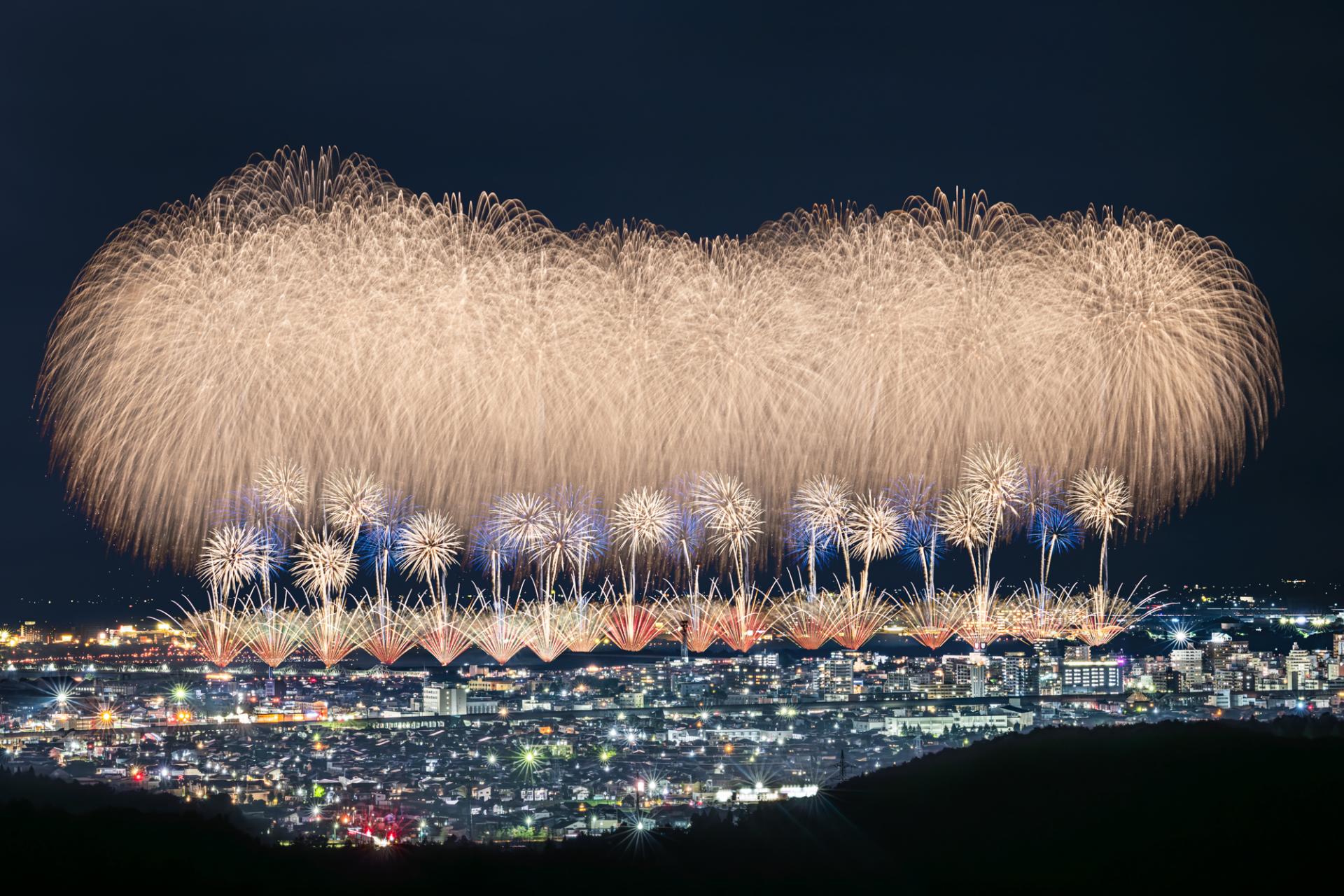 Global Photography Awards Winner - The art of fireworks - 001