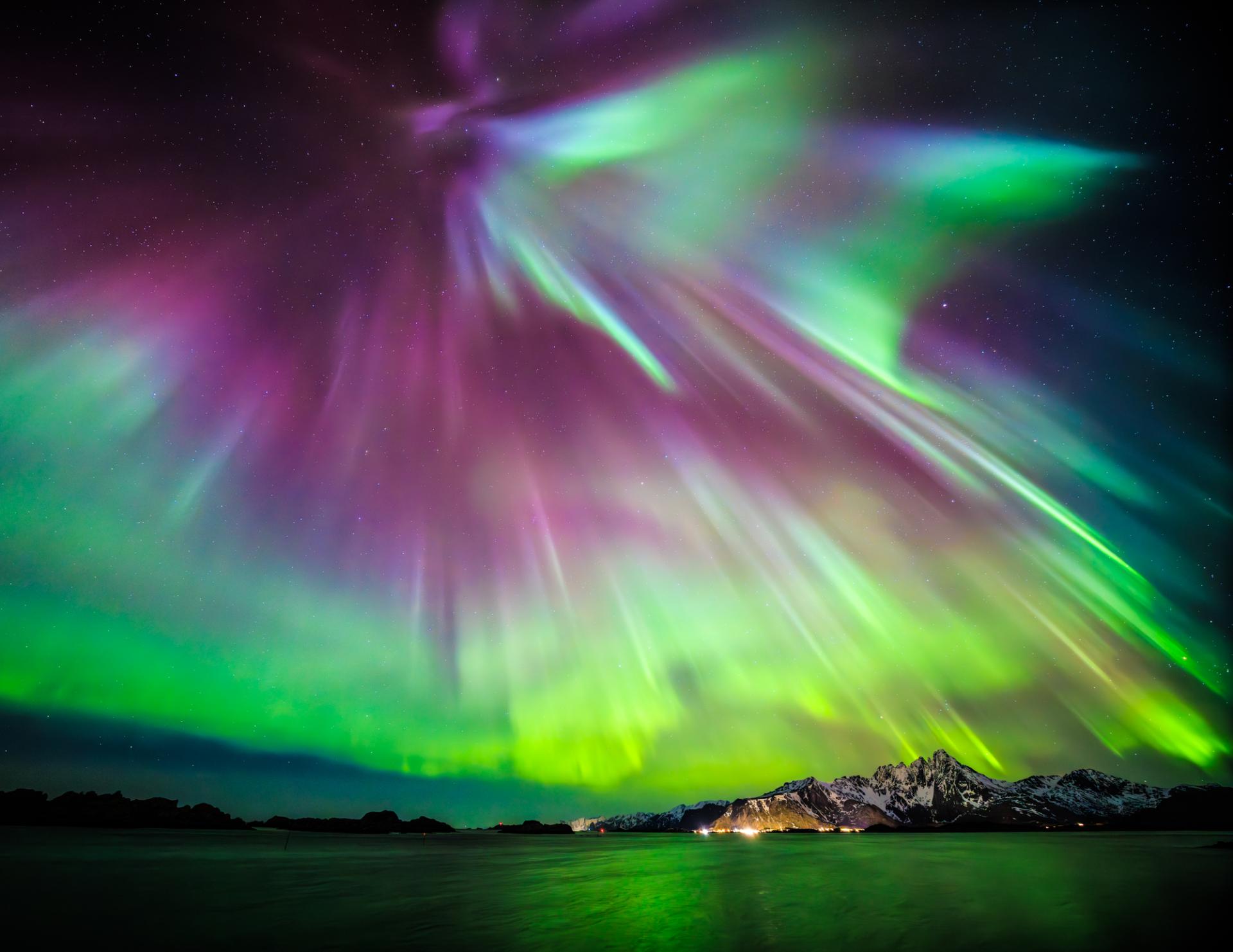 Global Photography Awards Winner - Dance of the Aurora