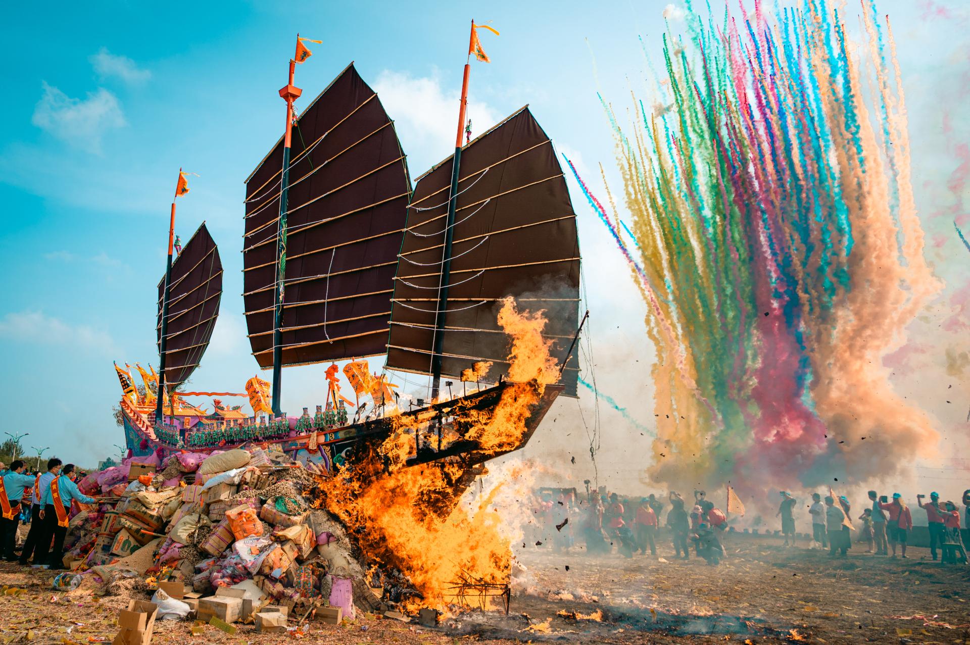 Global Photography Awards Winner - The fireboat of hope
