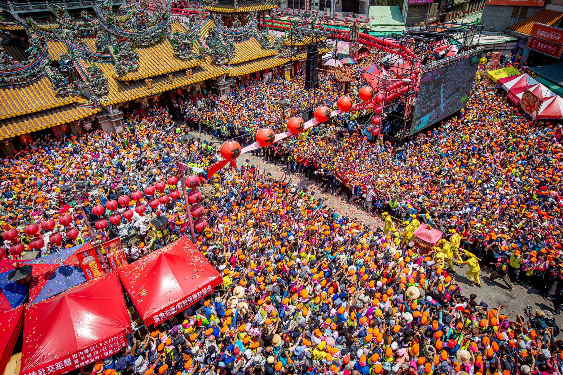 Global Photography Awards Winner - The festival of Mazu is crowded of people