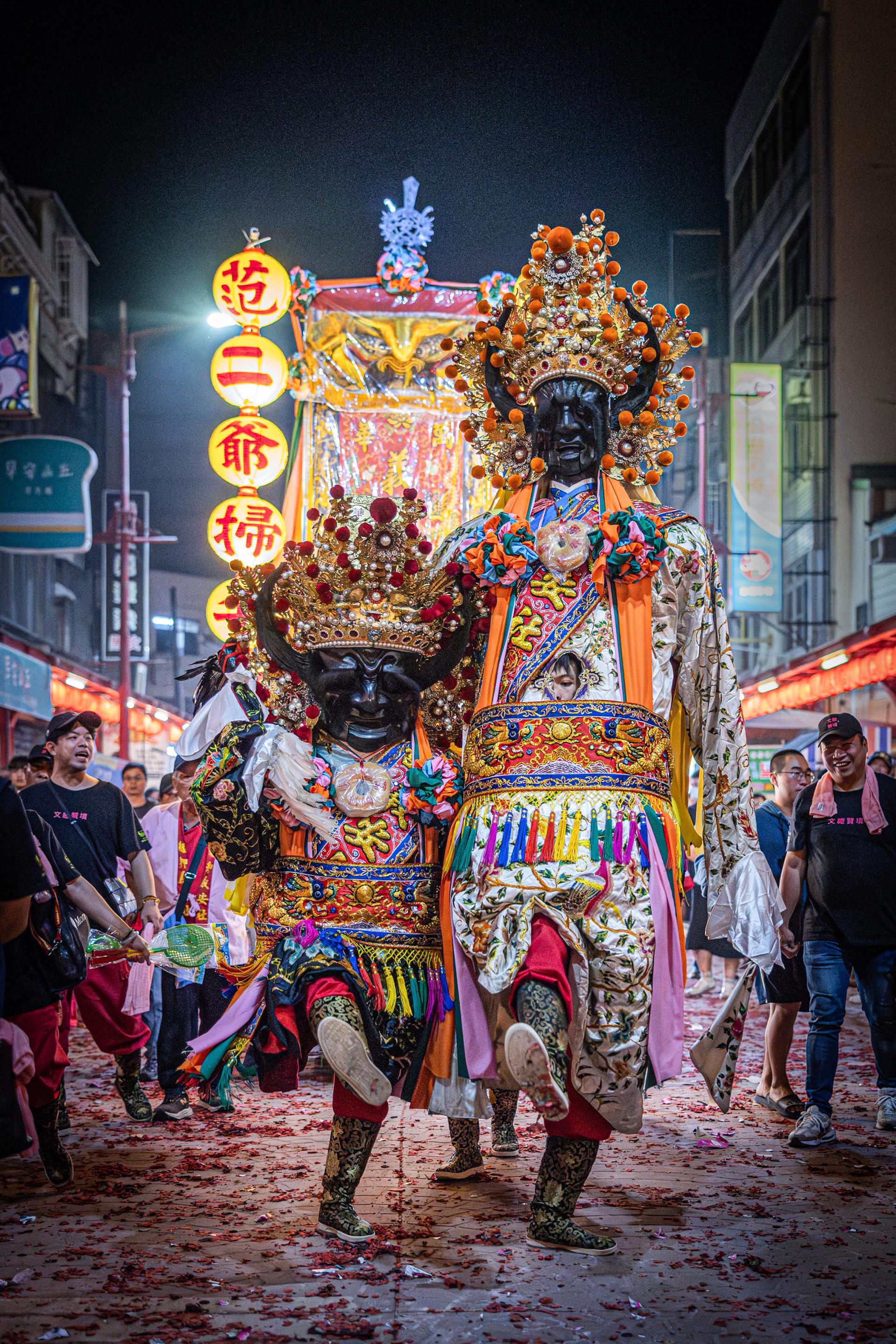 Global Photography Awards Winner - Steps of Grace: Yi-An Guardians
