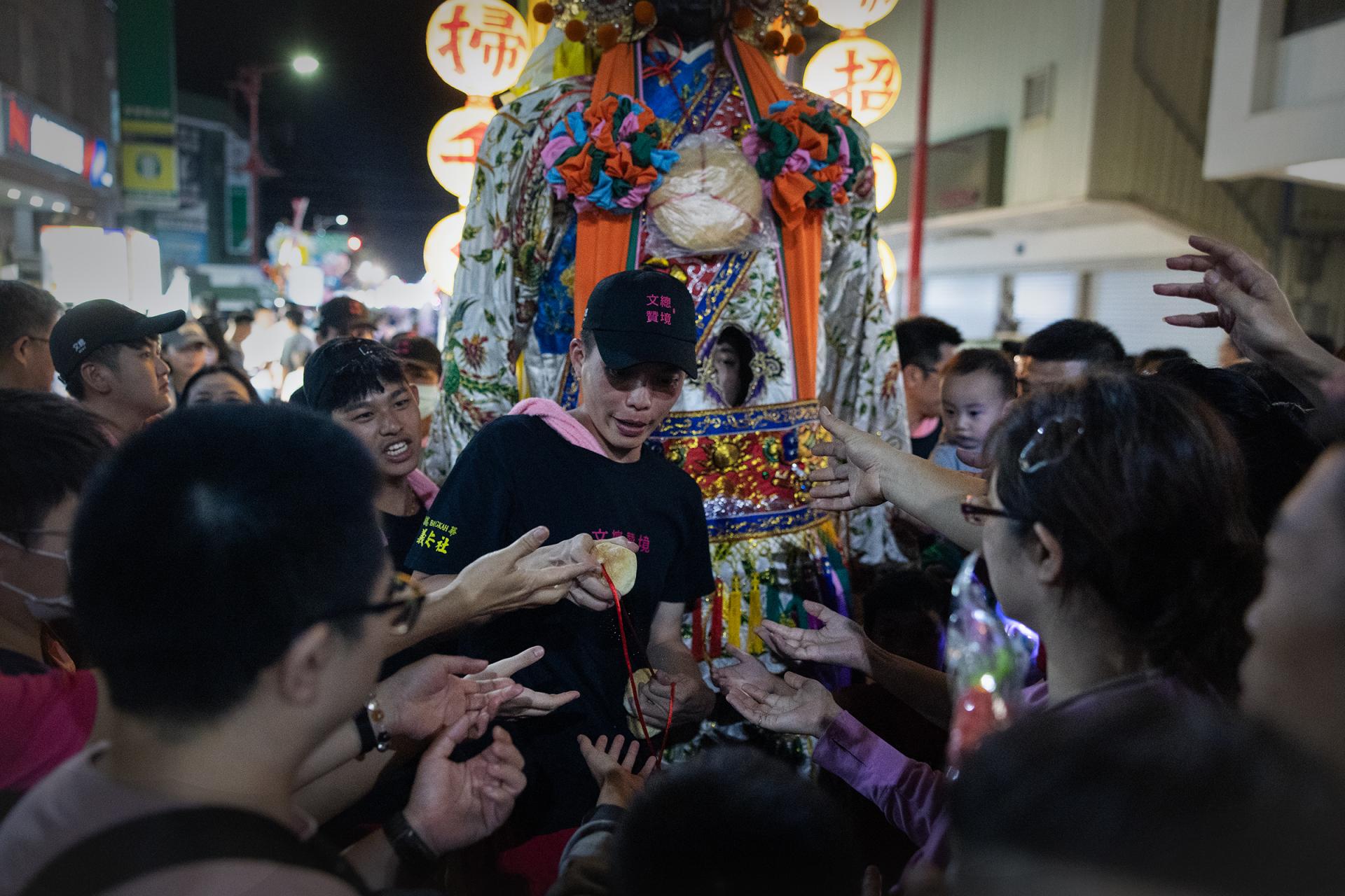 Global Photography Awards Winner - Steps of Grace: Yi-An Guardians