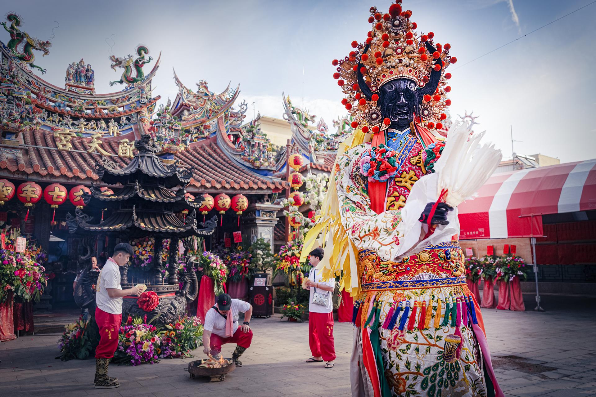 Global Photography Awards Winner - Steps of Grace: Yi-An Guardians