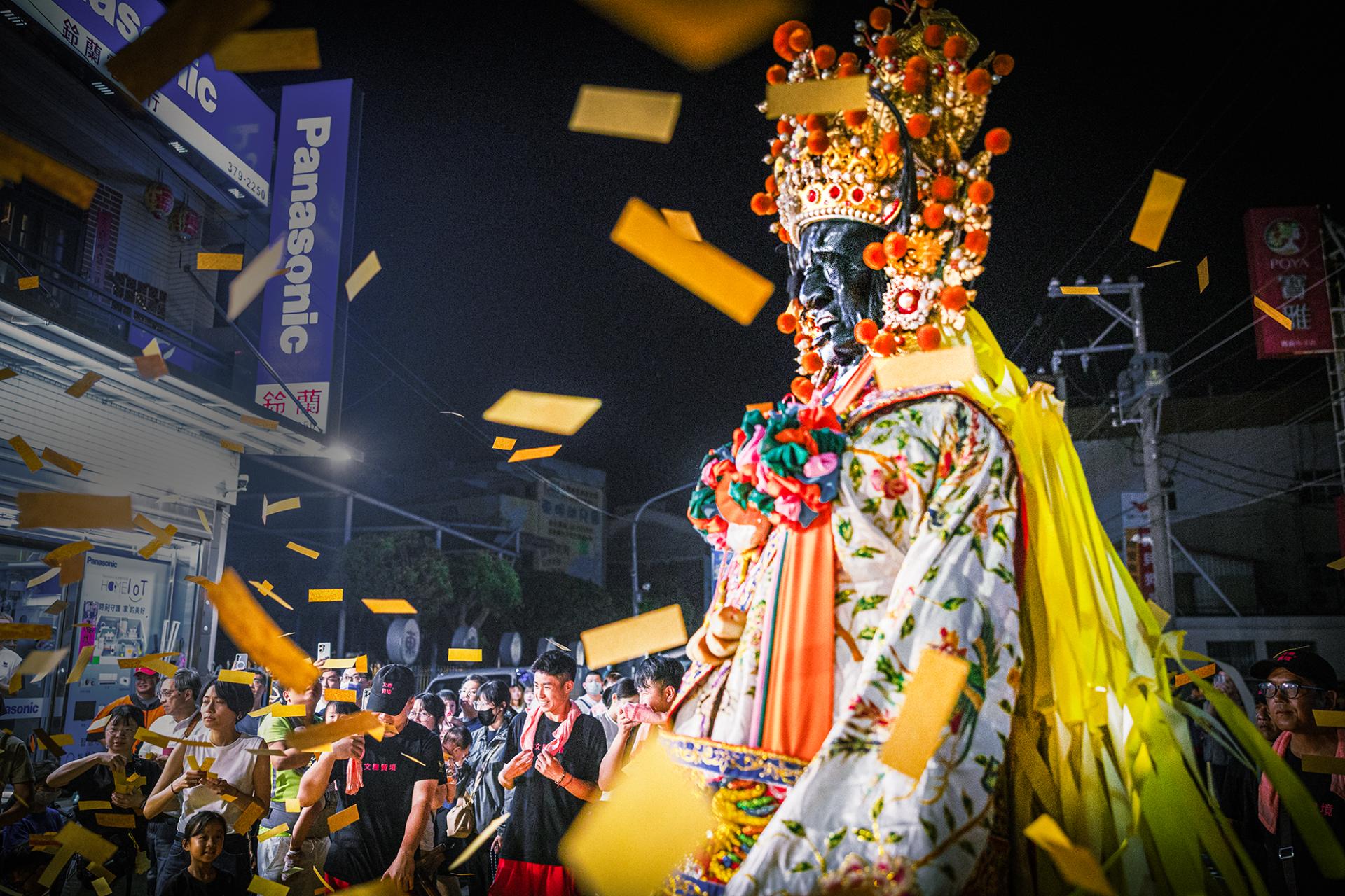 Global Photography Awards Winner - Steps of Grace: Yi-An Guardians