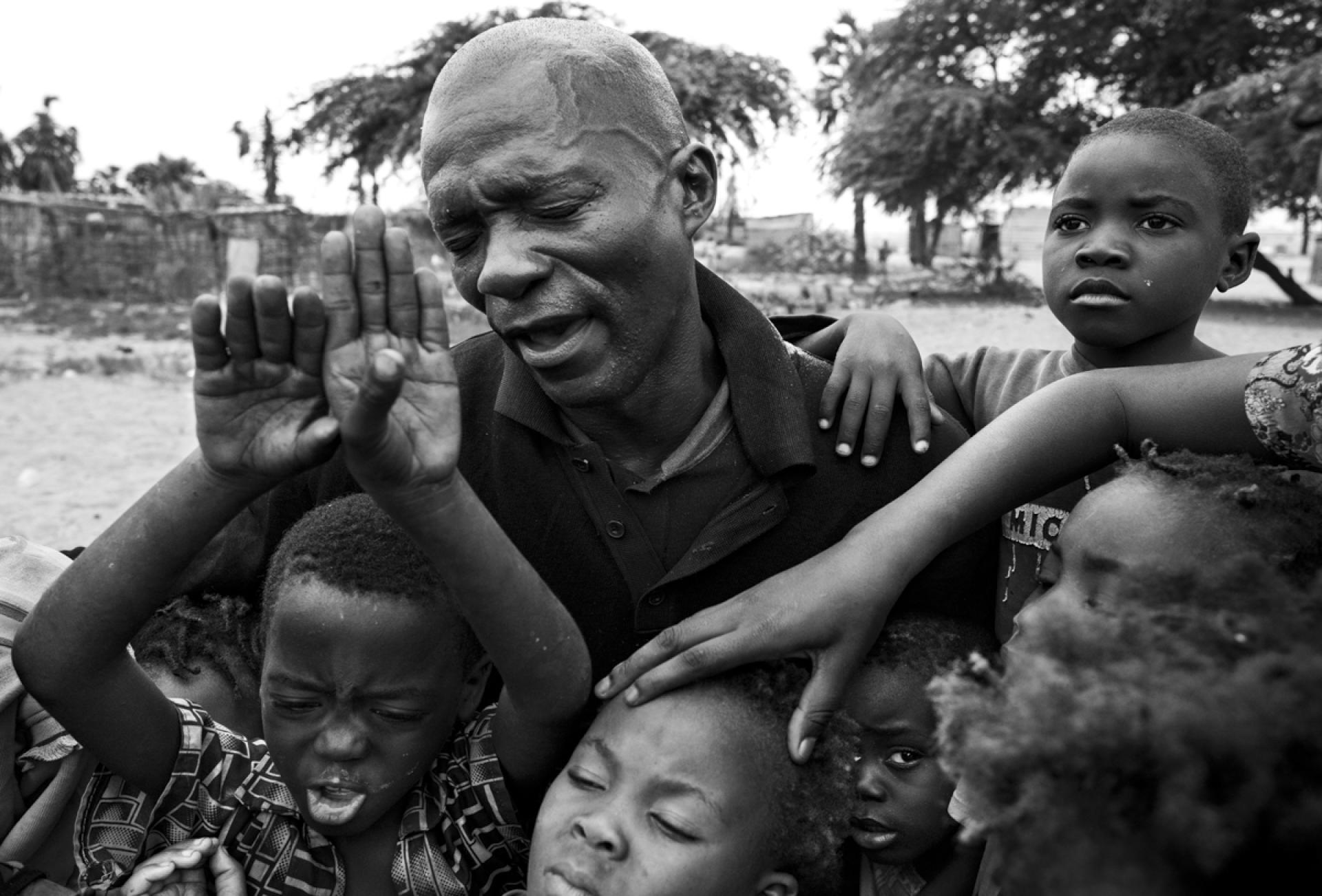 Global Photography Awards Winner - The Hands that Weave Chants