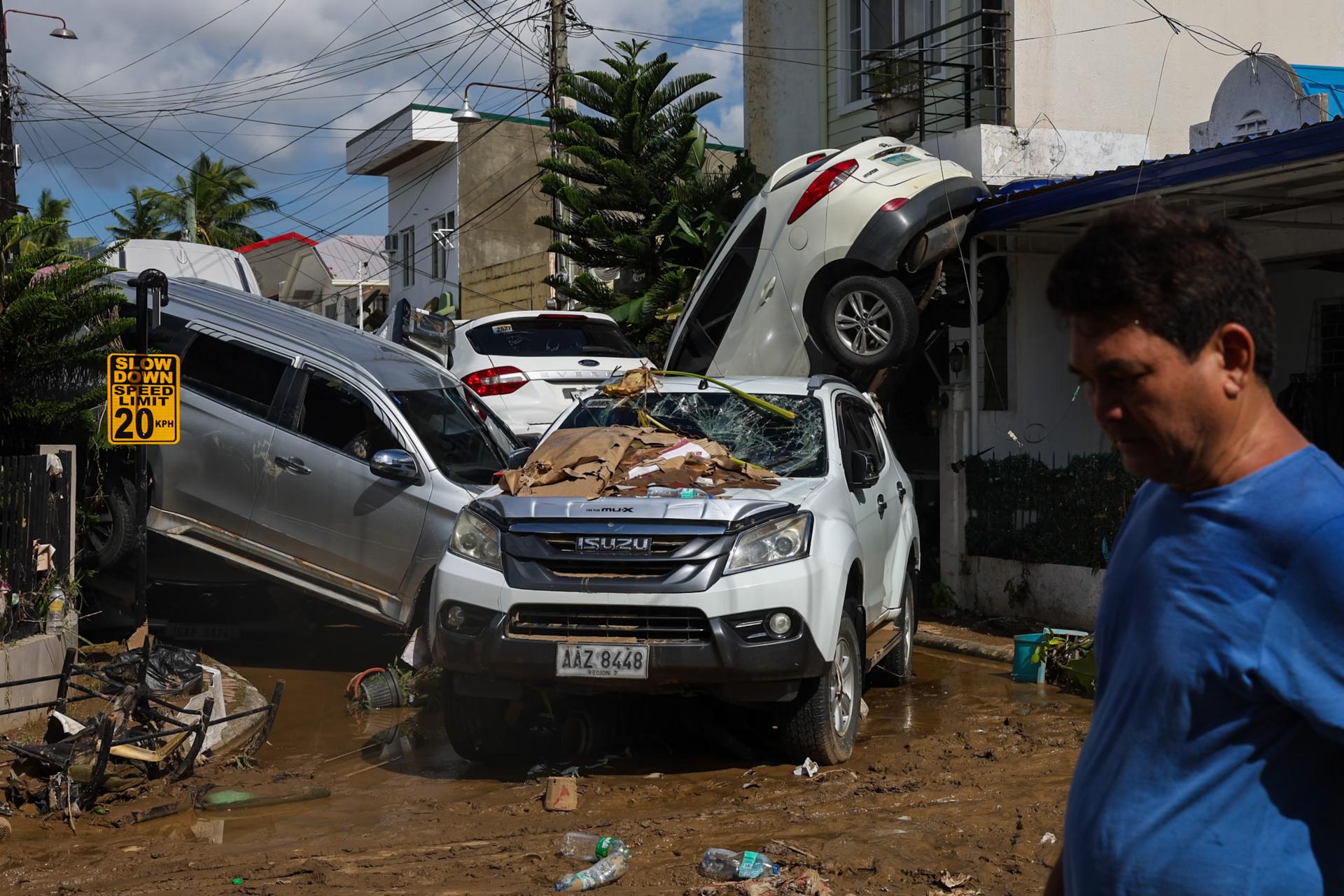 Global Photography Awards Winner - Hundreds killed by typhoon Kalmaegi in Southeast Asia