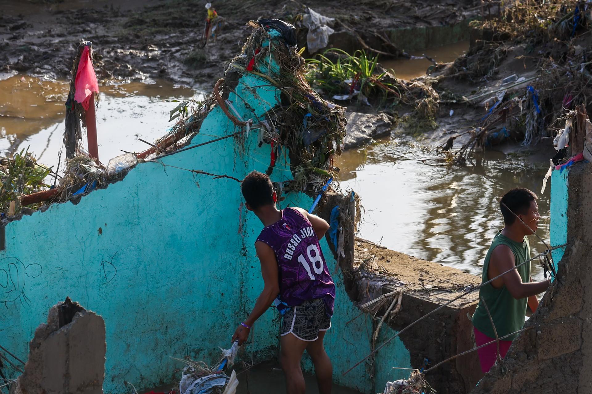 Global Photography Awards Winner - Hundreds killed by typhoon Kalmaegi in Southeast Asia